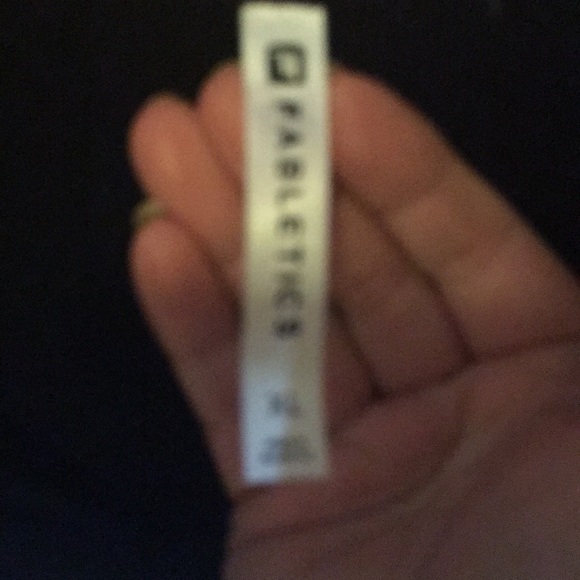 ~Fabletics Black Top With Criss Cross at Bust - Picture 4 of 4